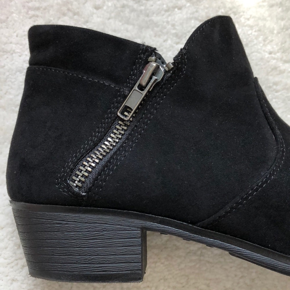 American Rag Booties - Picture 2 of 5